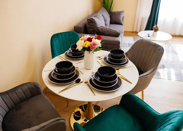 Where Emperors Slept In Old Town Apartamento